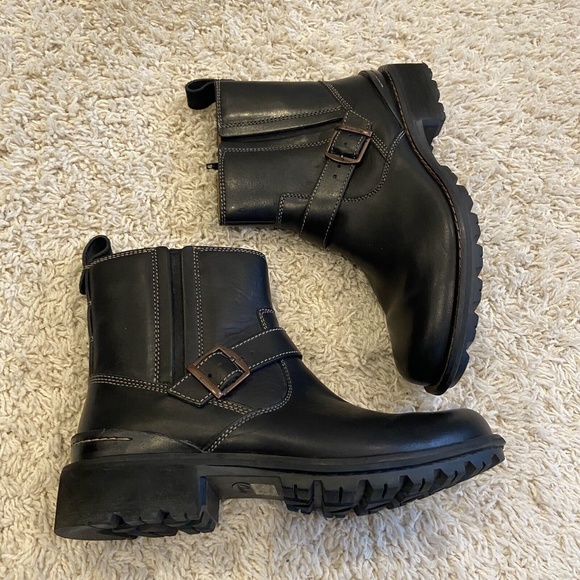 Clarks Men’s Chilton Black Leather Biker Boots Size 8 W Side Zip 82174 EUC main image 10